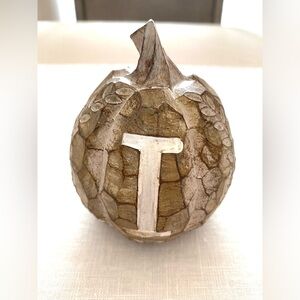 “I” mini wood carved pumpkin 🎃